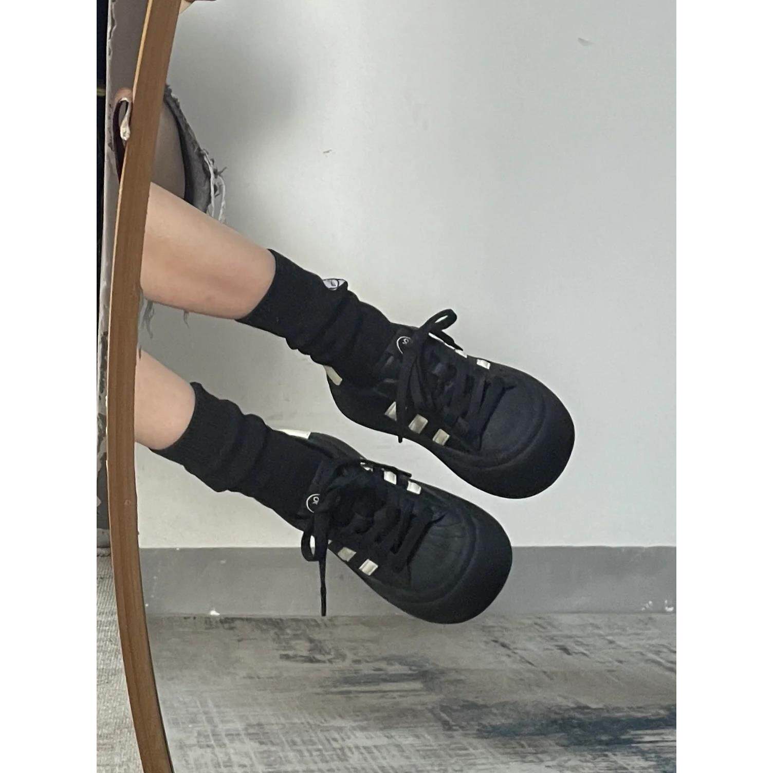 小众小黑鞋板鞋女款2025新款鞋子女厚底黑色休闲运动鞋贝壳头