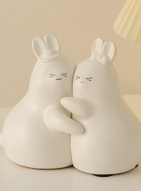 家居装饰品客厅不分离兔子兔年装饰品摆件书挡书柜桌面抱抱兔陶瓷