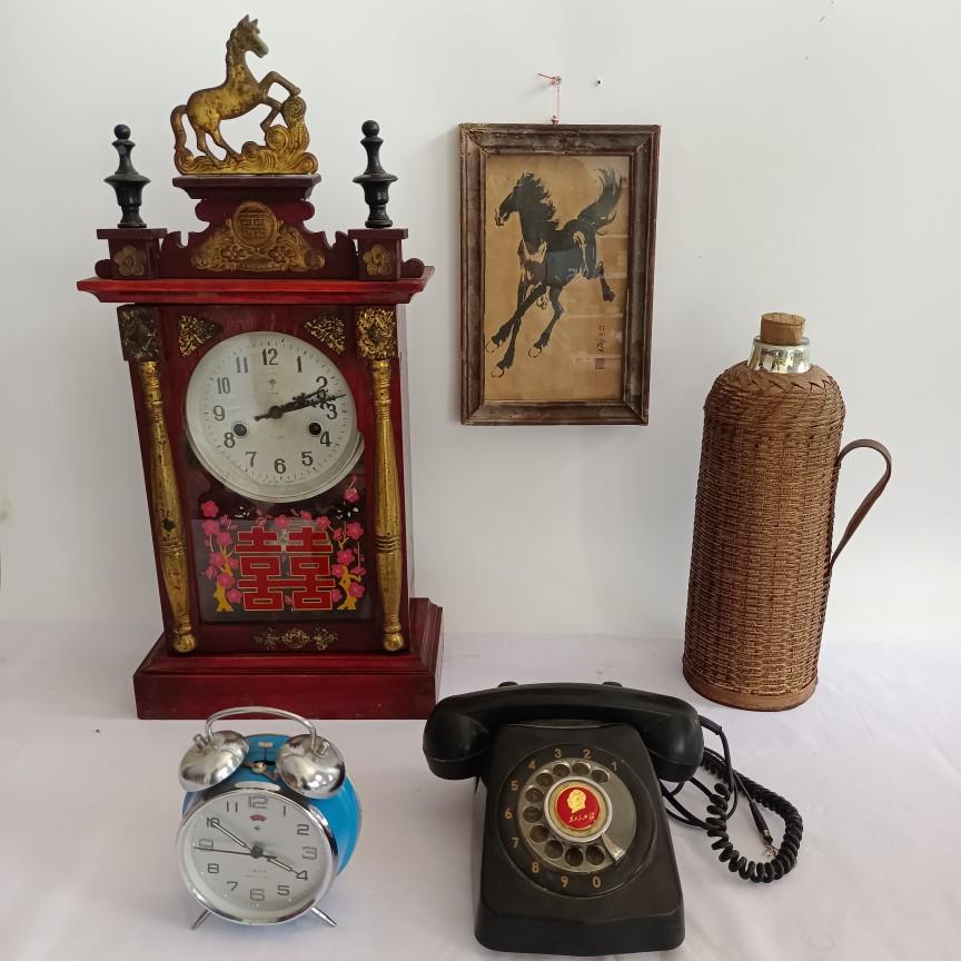 怀旧老物件摆件马头钟转盘老电话机复古老家具收藏纪念品摄影道具