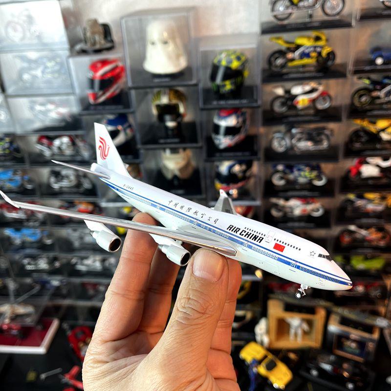 1：400比例合金飞机30纪念波音747-400客机成品模型礼品级收藏品