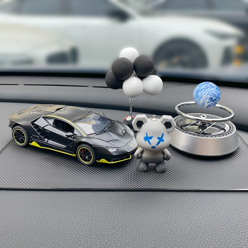 暴力熊公仔悬浮车载香薰水摆件汽车内中控台上装饰品创意男士礼物