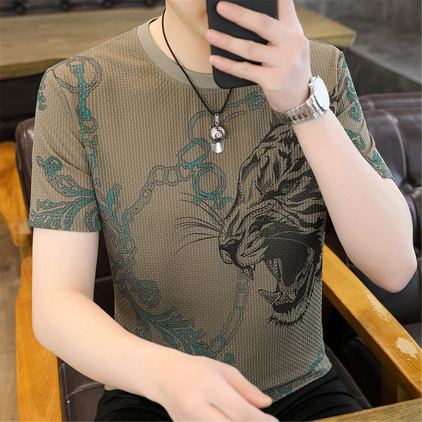 2026夏季新款男士冰丝短袖T恤潮流时尚印花速干潮男百搭体恤上衣