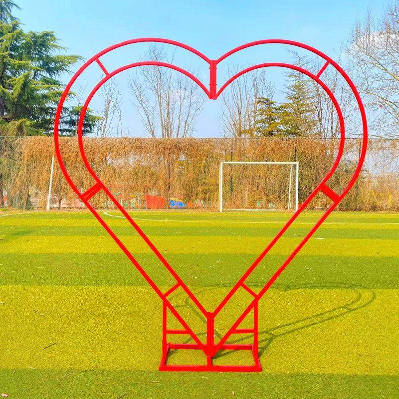 新款婚庆道具铁艺心形架子背景拱门户外婚礼布置创意求婚爱心摆件
