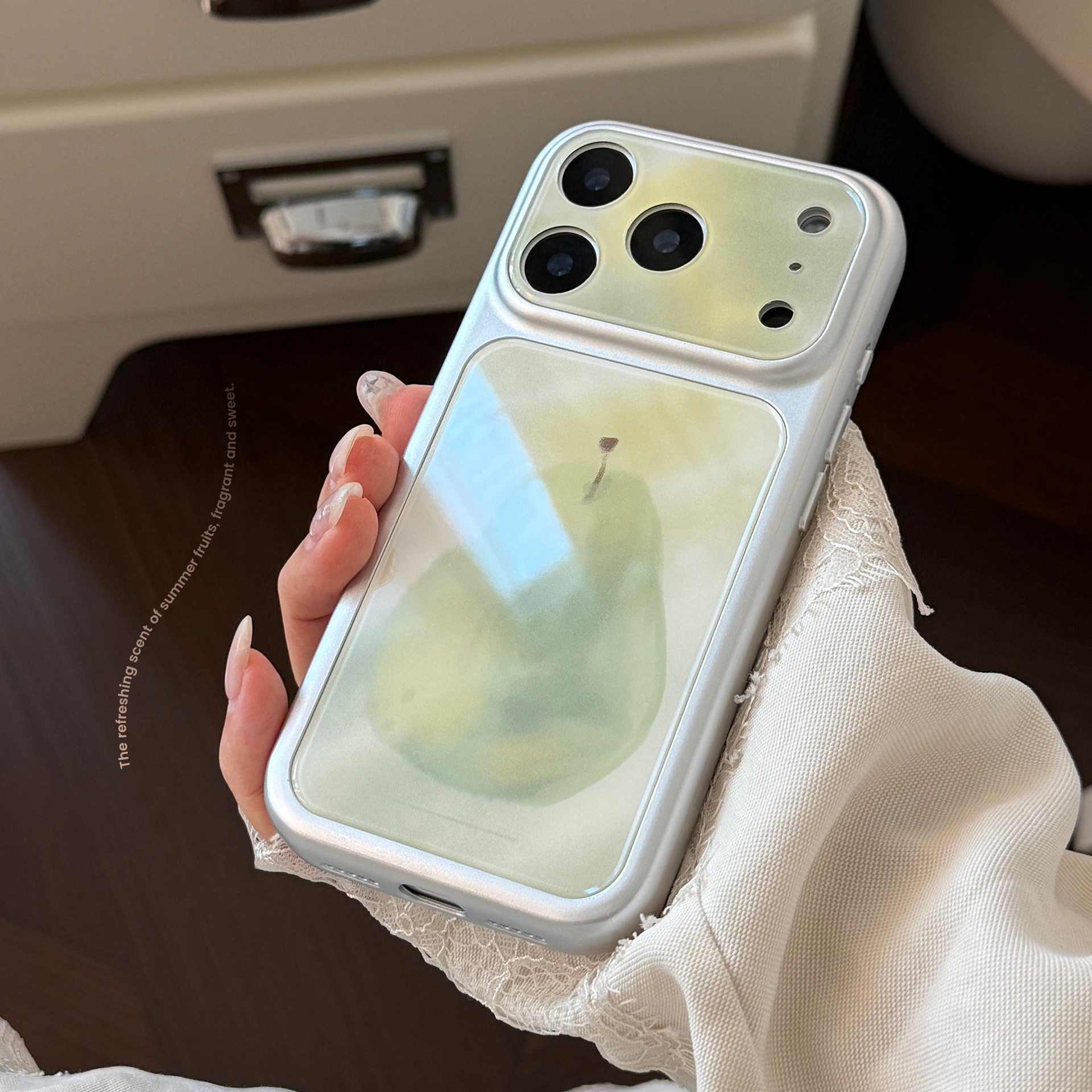 油彩绿梨子适用iphone17