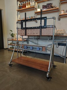 中古工业风移动电视支架加粗钢管海洋洞洞板2寸万向轮海洋板带轮