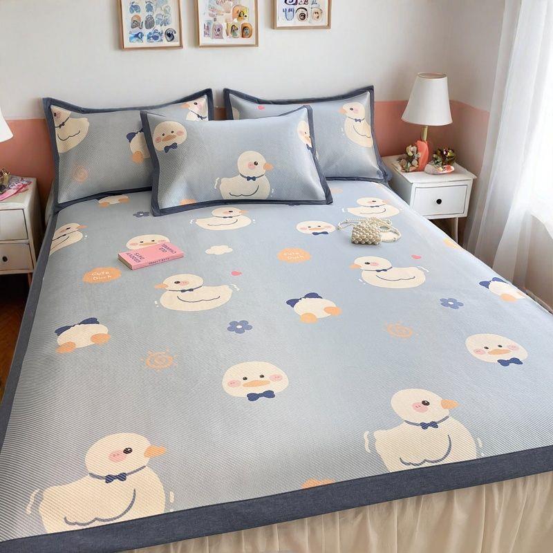 ins可爱鸭夏季冰丝藤席凉席三件套学生宿舍空调软席子可折叠床笠