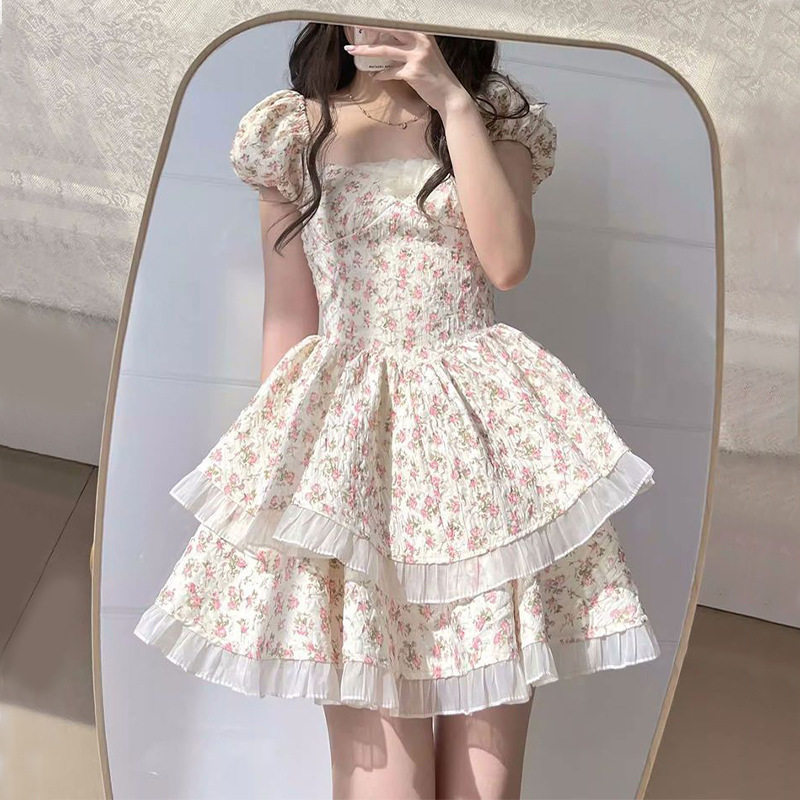 2024新款连衣裙女春秋甜美背后镂空蝴蝶结蓬蓬裙搭配感粉色碎花裙