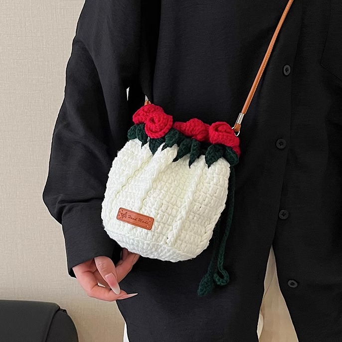 2025新款小众设计玫瑰花束水桶包