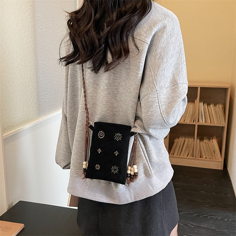 复古风手机包包女2026新款百搭高级感单肩包民族风小巧轻便斜挎包