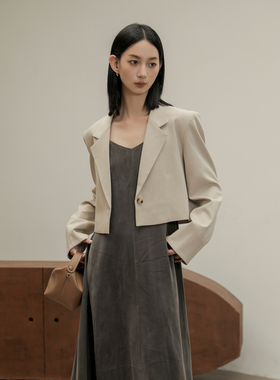 AIRIQI奥莱女装百着梭织H型西装BZ41XZ027