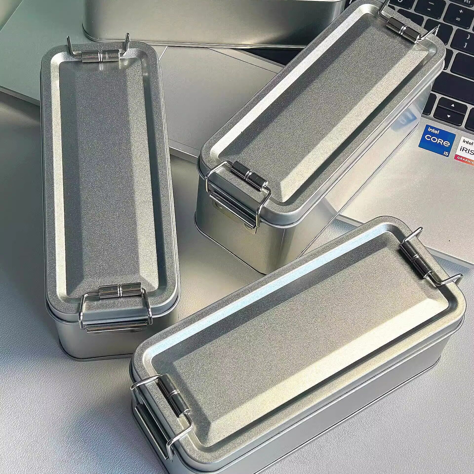 长方形铁盒桌面收纳盒金属高级感带盖防尘化妆品杂物文具首饰整理