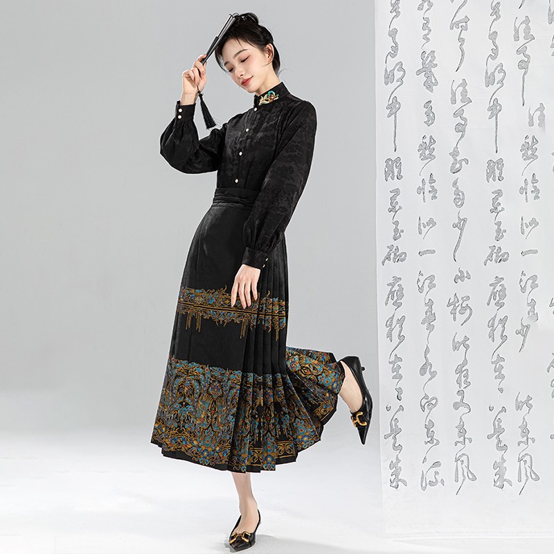 无衣饮羽原创【点翠鎏金】织金仿妆花重工汉服八分马面裙2024新款