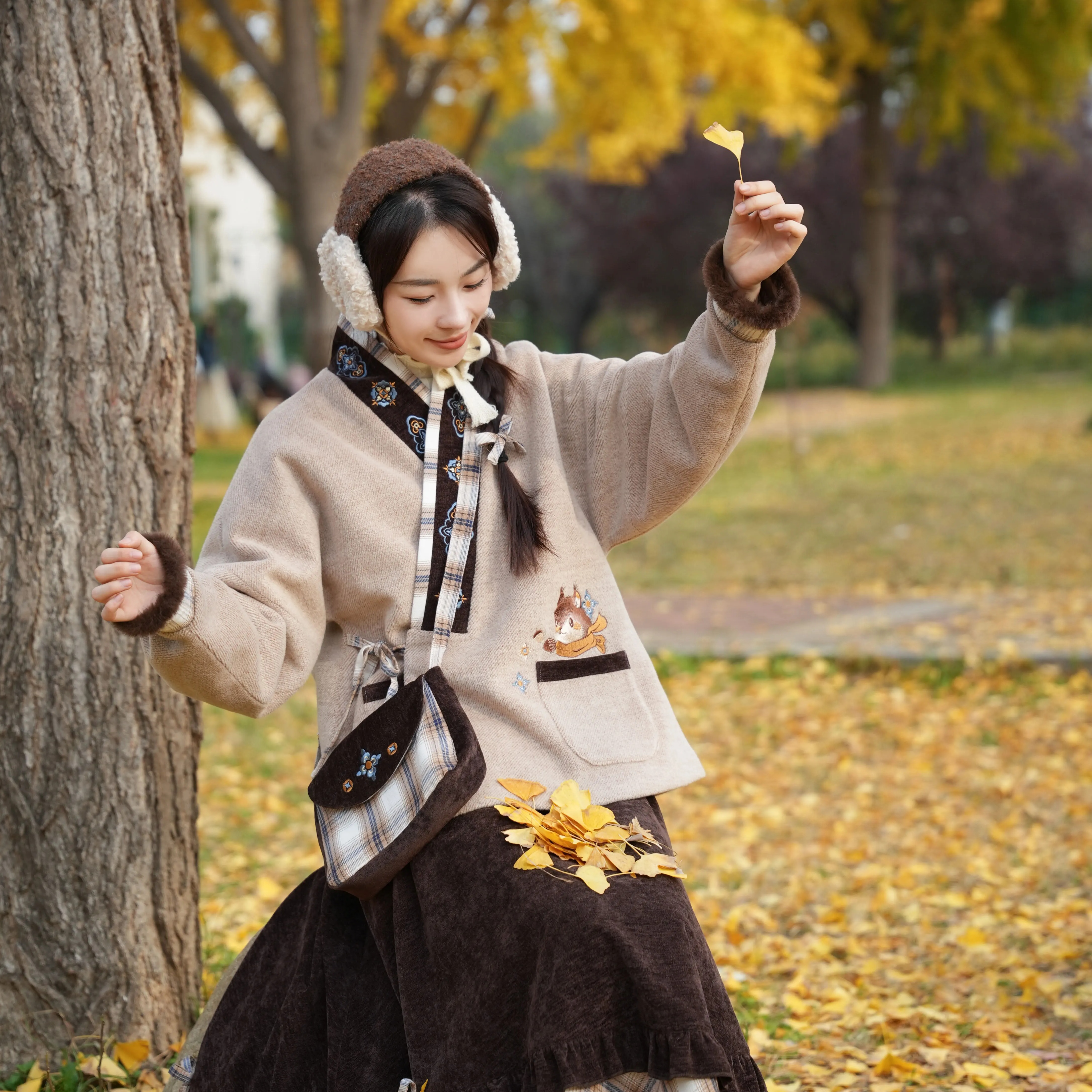 无衣饮羽【松语果果】原创秋冬款对交穿加绒保暖弓袋袖日常通勤可