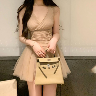 热狗很辣芭蕾如梦甜美气质修身 V领蕾丝上衣 网纱裙裤 套装