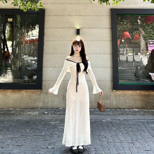 法式 气质小众设计感收腰显瘦长裙 温柔风一字肩设计连衣裙春秋季