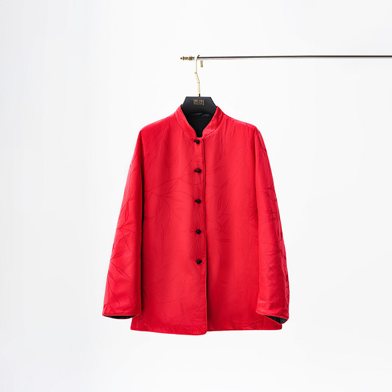 门里门外黑红藤叶提花夹棉双面穿外套BR25DW1243D