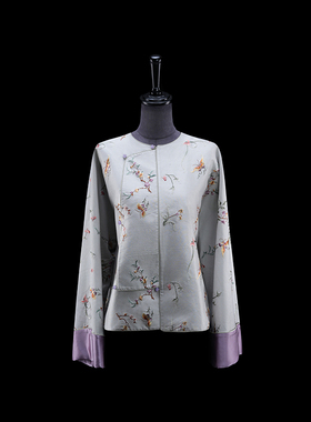门里门外灰绿色双宫蝶恋花绣花斜襟外套BC24QW0605B