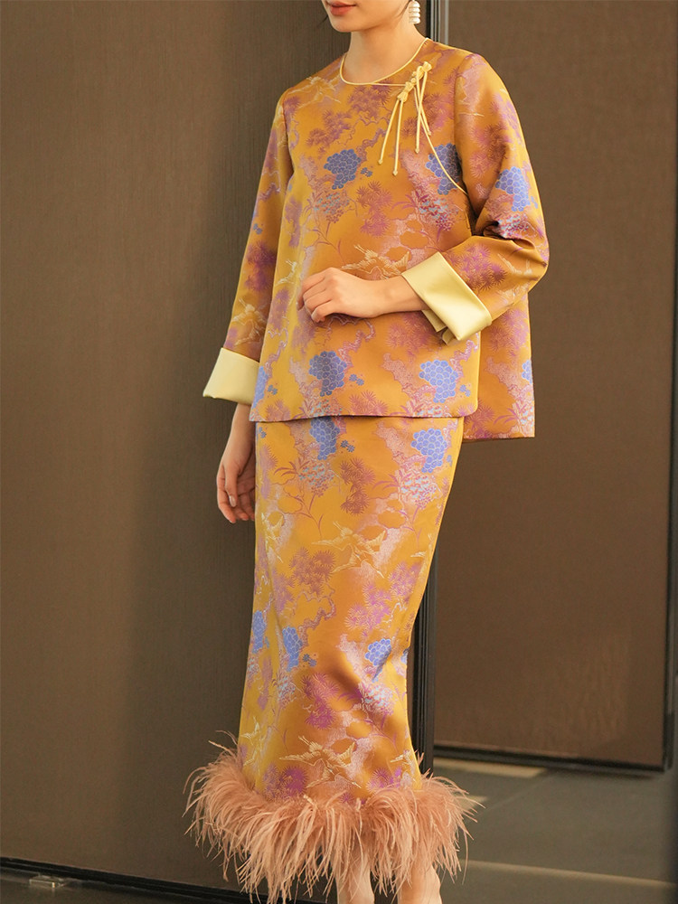 金黄松树织锦斜襟两件套套装