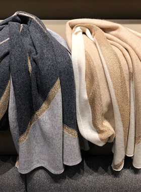 深灰色/米色V字金丝女士保暖披肩25F95276