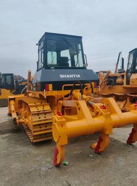 Nine out of ten new mountain push SD22 bulldozers