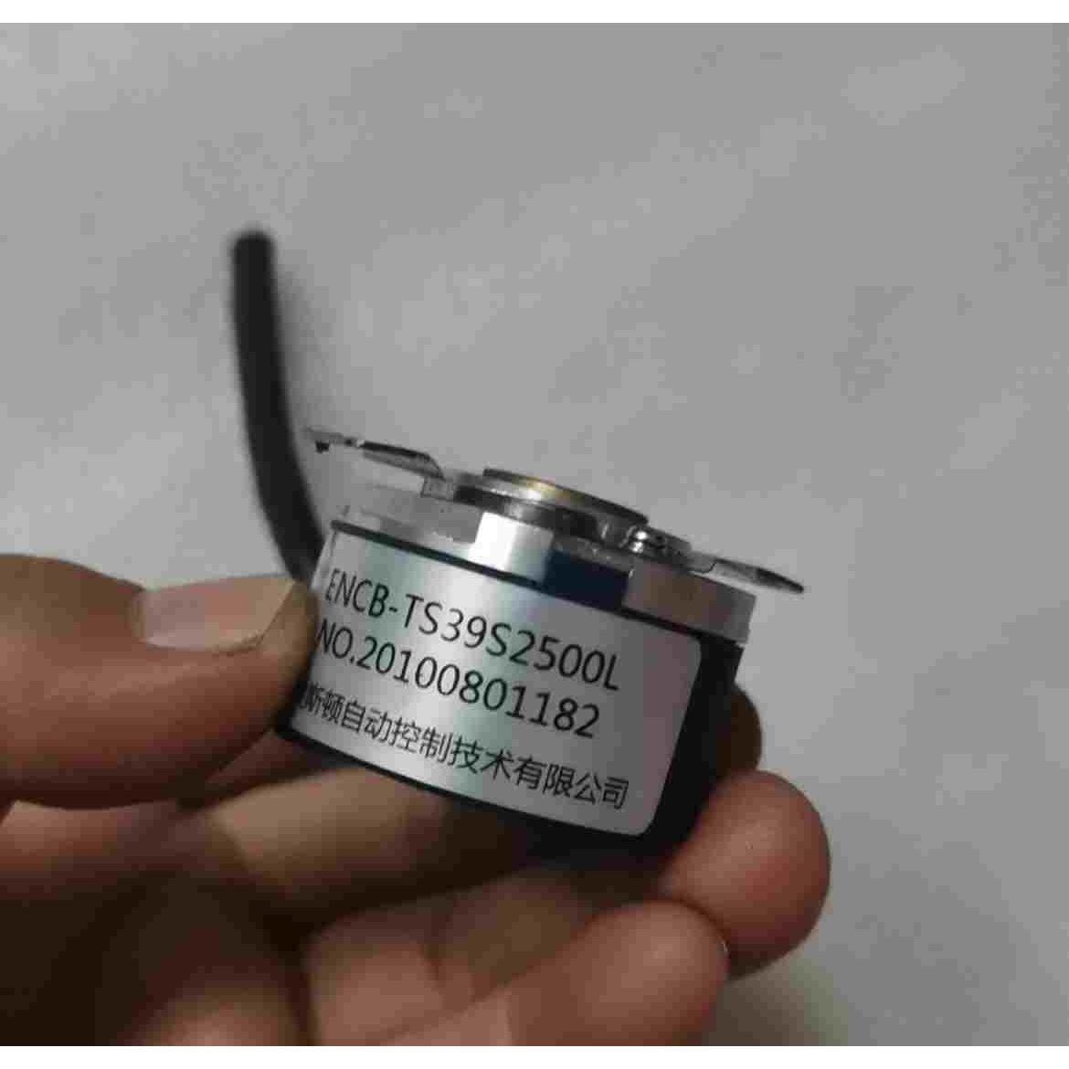 全新ENCB-TS39S2500L-0.4m埃斯顿伺服电机编码器原装ESTUN
