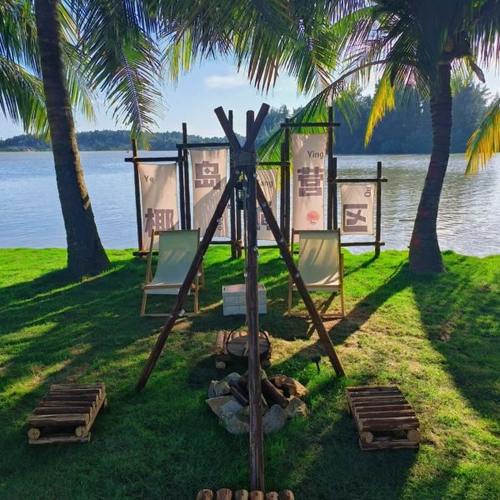 户外露营野营挂布挂旗布景实木花架营地团建氛围布置木架子订制