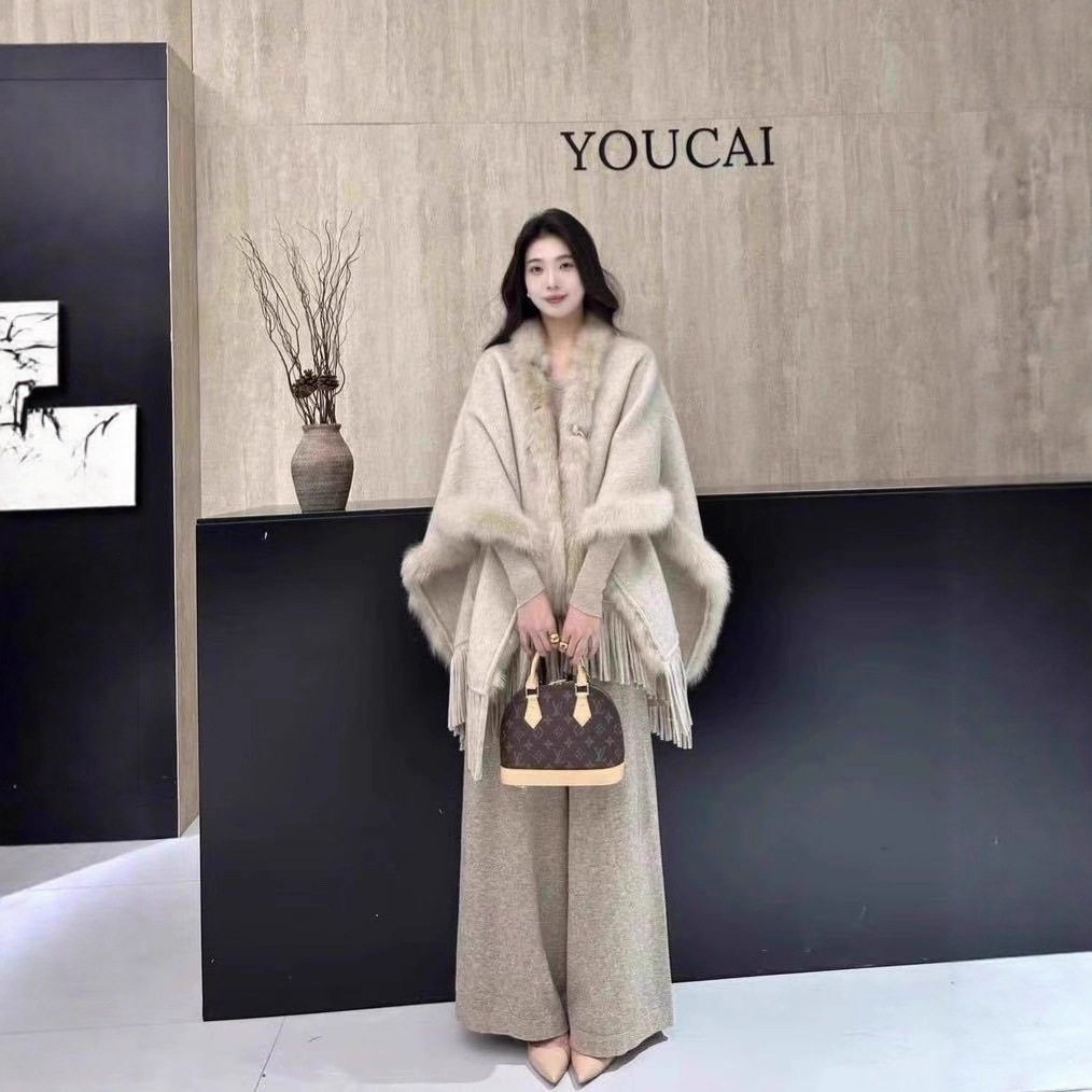 YOU&middot;JIN【贵气名媛】狐狸毛流苏披肩斗篷气质羊毛大衣女名媛加厚