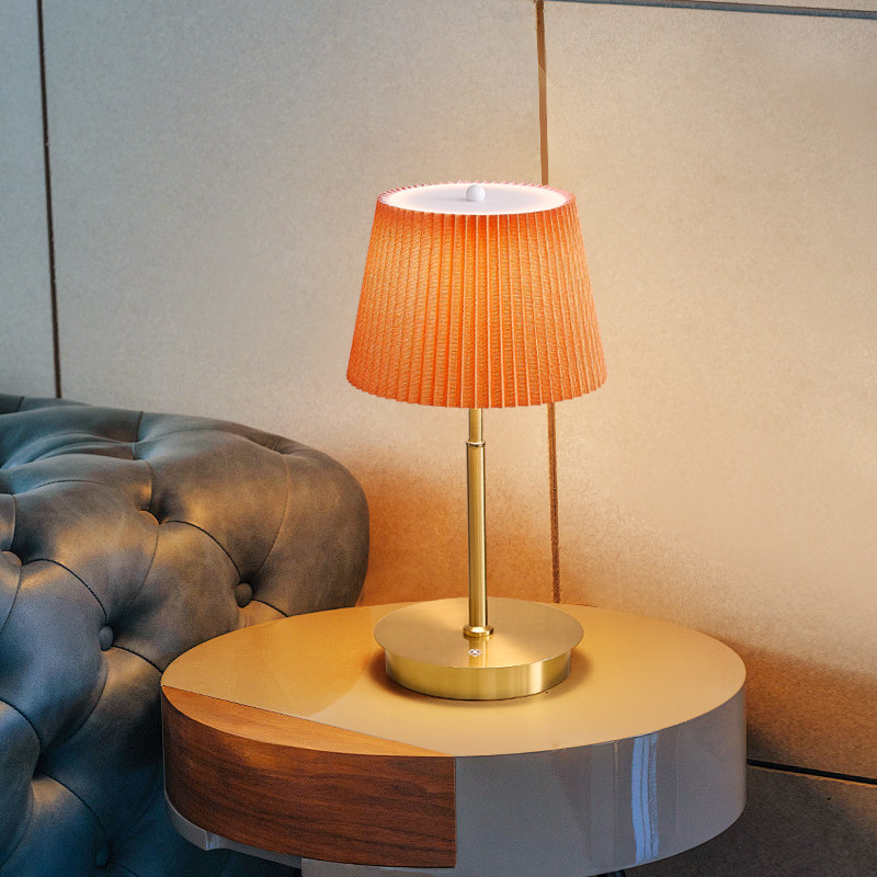 公主风充电台灯女孩卧室床头灯新款轻奢高级感爆款奶油风小夜灯