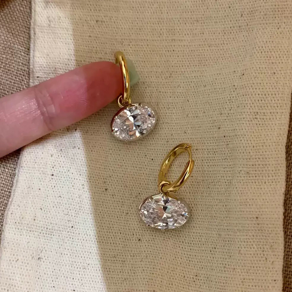轻奢金色锆石椭圆耳钉超闪百搭