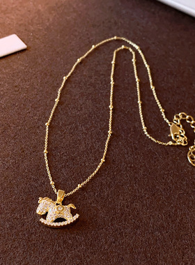 日本品质新款微镶金色小马钱币吊坠项链女轻奢小众气质毛衣链高级