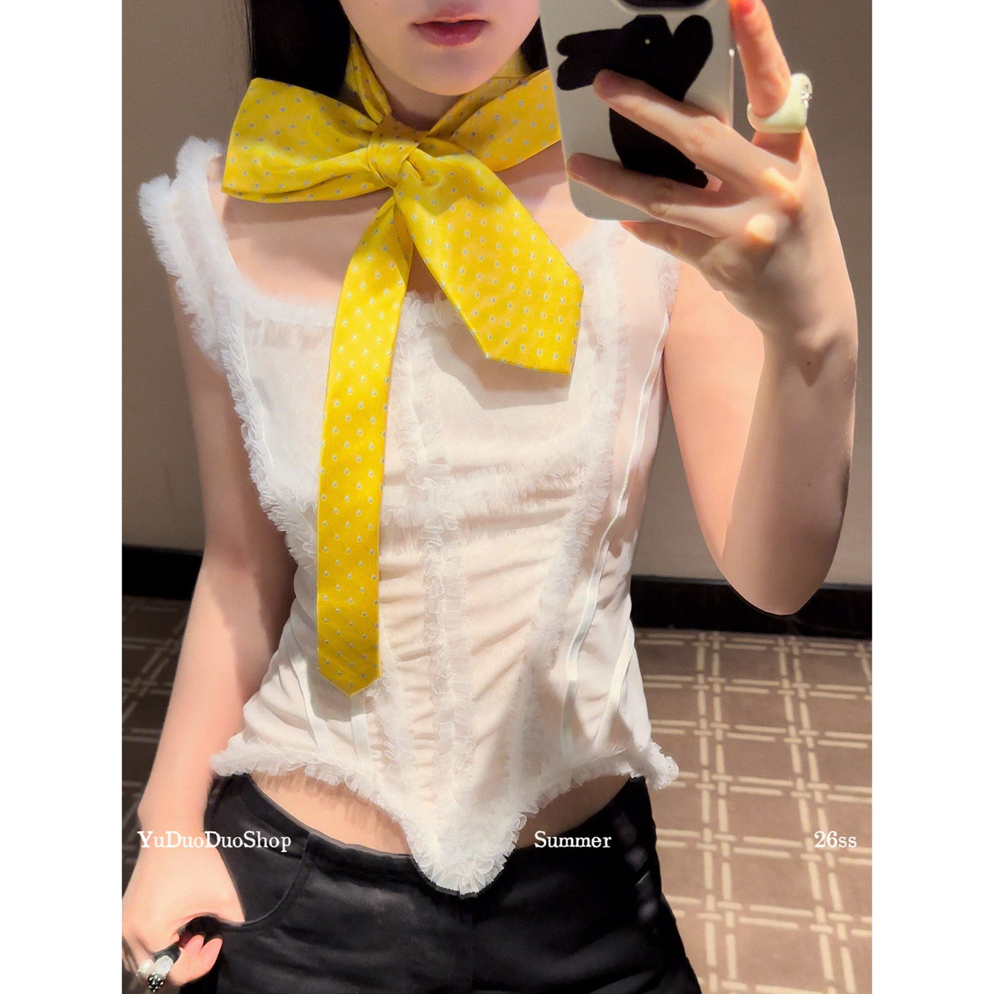 解锁领带新玩法多巴胺黄色波点领巾鬼马女孩夏日吸睛配饰长条丝巾