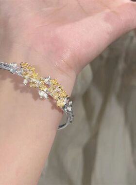 新中式花朵手镯春夏新款高级感轻奢百搭送女友礼物流行时尚手饰