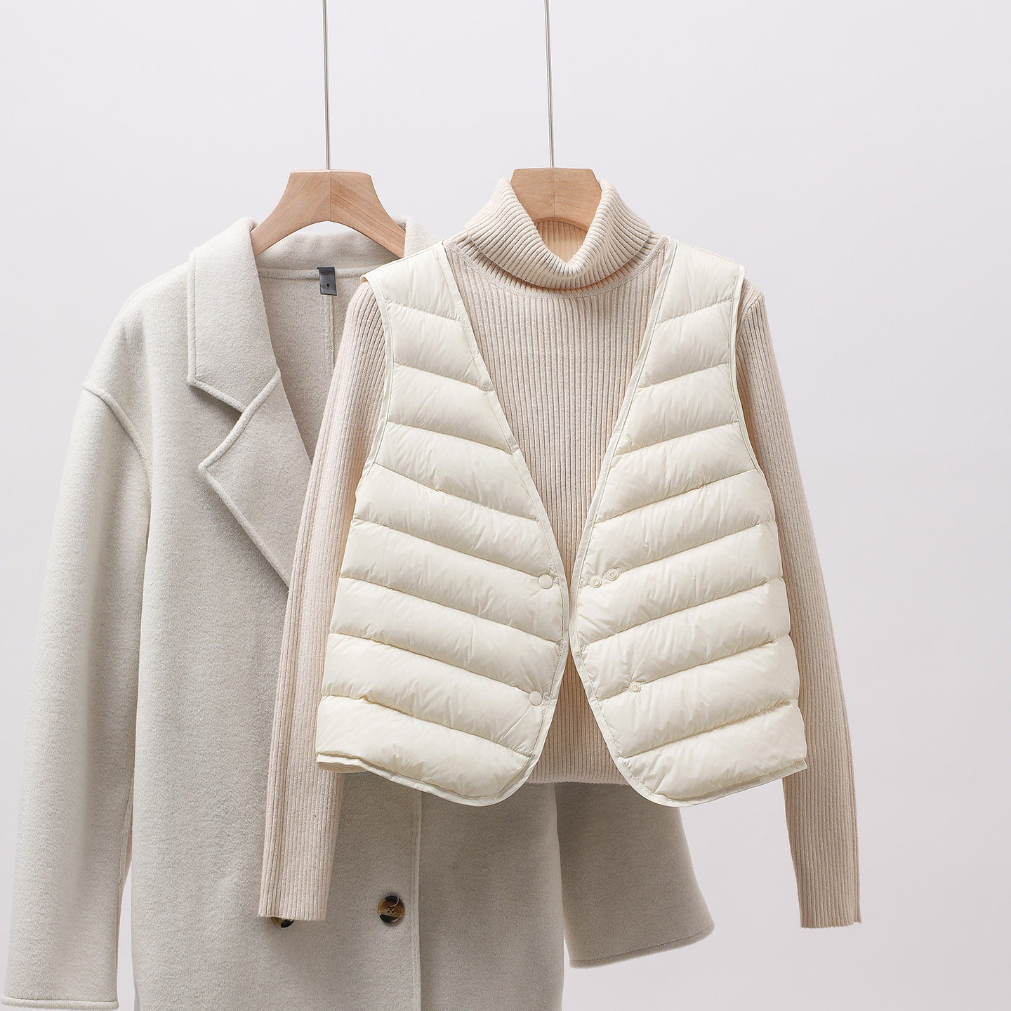 90%白鹅绒马甲轻薄内穿外穿百搭保暖男女短款羽绒马甲V领2025新款