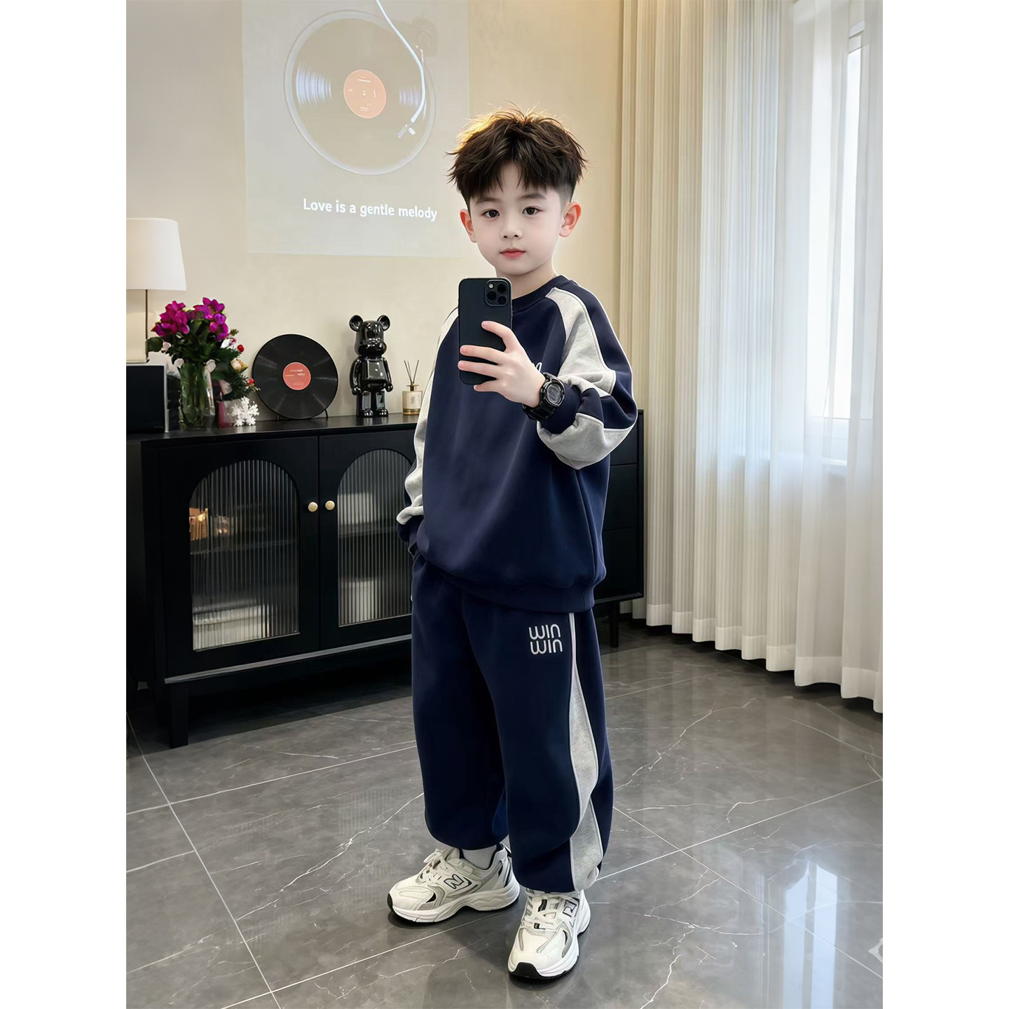 男童套装秋季2026新款韩版撞色插肩袖圆领卫衣束脚卫裤儿童两件套