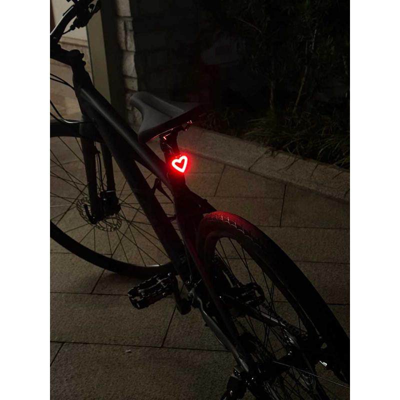 山地自行车夜骑爱心后尾灯公路车usb充电骑行警示灯爆闪尾灯防水