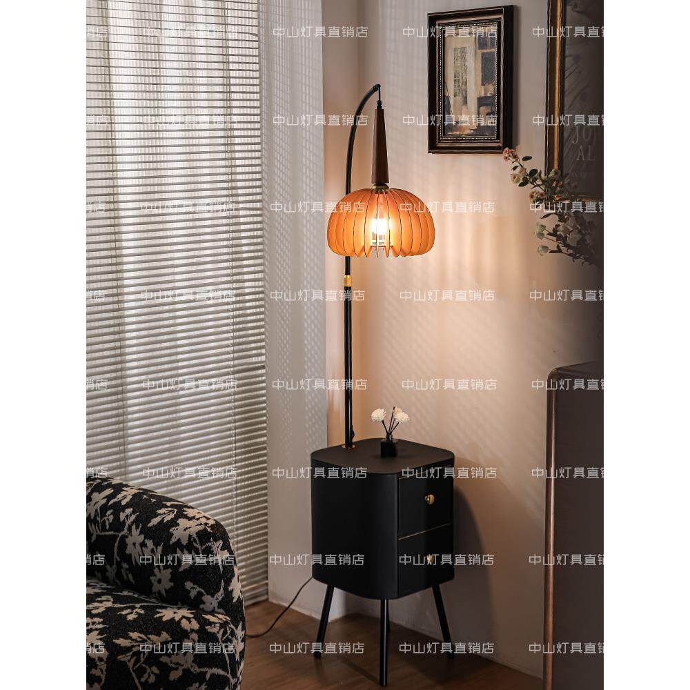 法式覆古客厅落地灯沙发高级感中古卧室床头柜一体立式台灯氛围灯