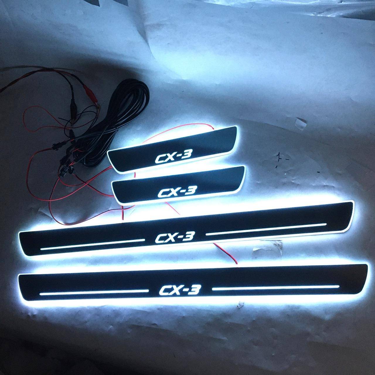 4片适用于马自达CX-3流光动态带LED灯门槛条 迎宾踏板改装Cx3