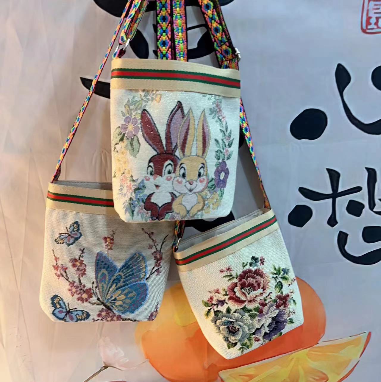 包包女斜挎小挎包帆布包中国民族风绣花可爱时尚女士手机包单肩包