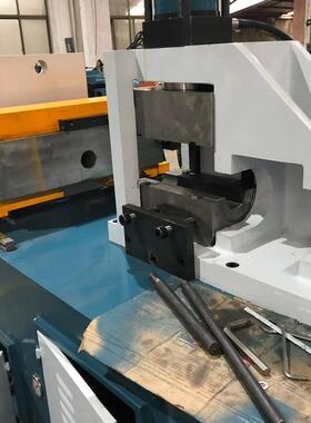 管自动上下料缩缩29080管机冲孔一体铝管铁管钢管冲孔机全自动一体机