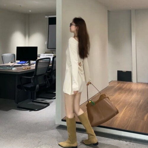 巨好看慵懒风露背绑带设计连衣裙