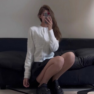 温柔风甜美软糯长袖毛衣外套女春冬新款百搭短款白色针织开衫上衣