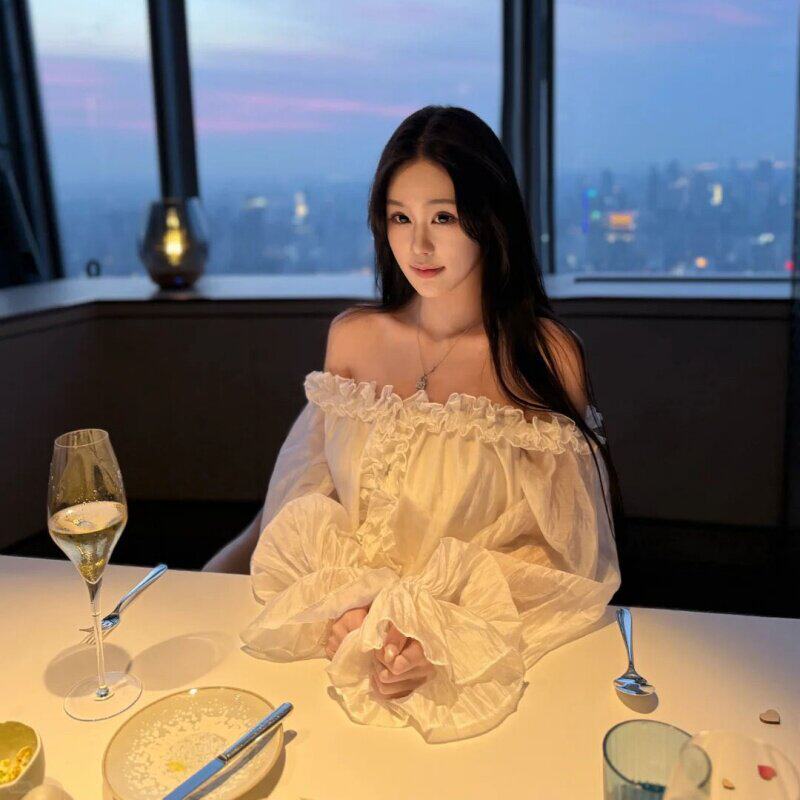 法式浪漫风一字肩雪纺衫纯欲穿搭夏季薄款灯笼袖荷叶边露肩上衣女