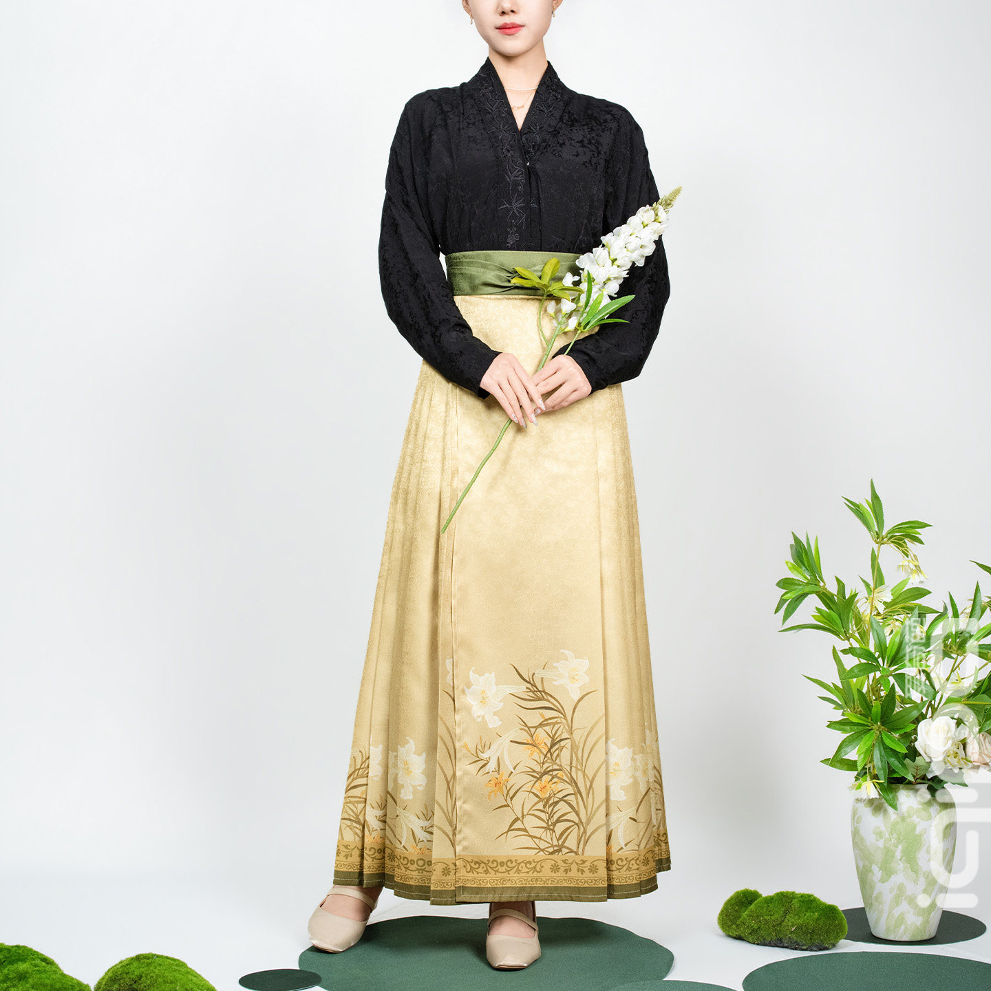爱奇葩iqipa 清风百合新款轻奢高端马面裙女高腰显瘦汉服半身裙