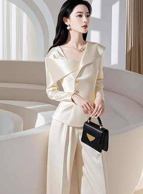 入秋穿搭一整套女2025早秋时髦洋气白色缎面西装阔腿裤职业