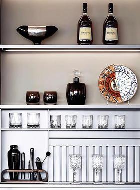 简约现代轻奢样板间酒柜花盆摆件售楼处客厅柜搭配酒杯酒具装饰品