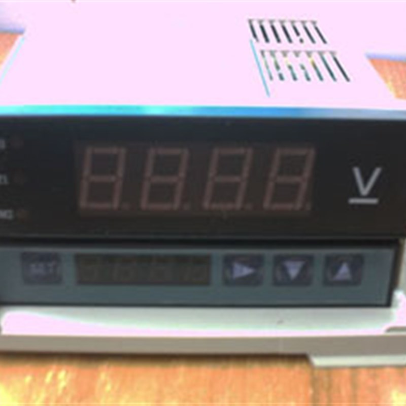 交流数显电压表XL4-PAV直流数字电压表XL4-PDV上下限报警仪表现货