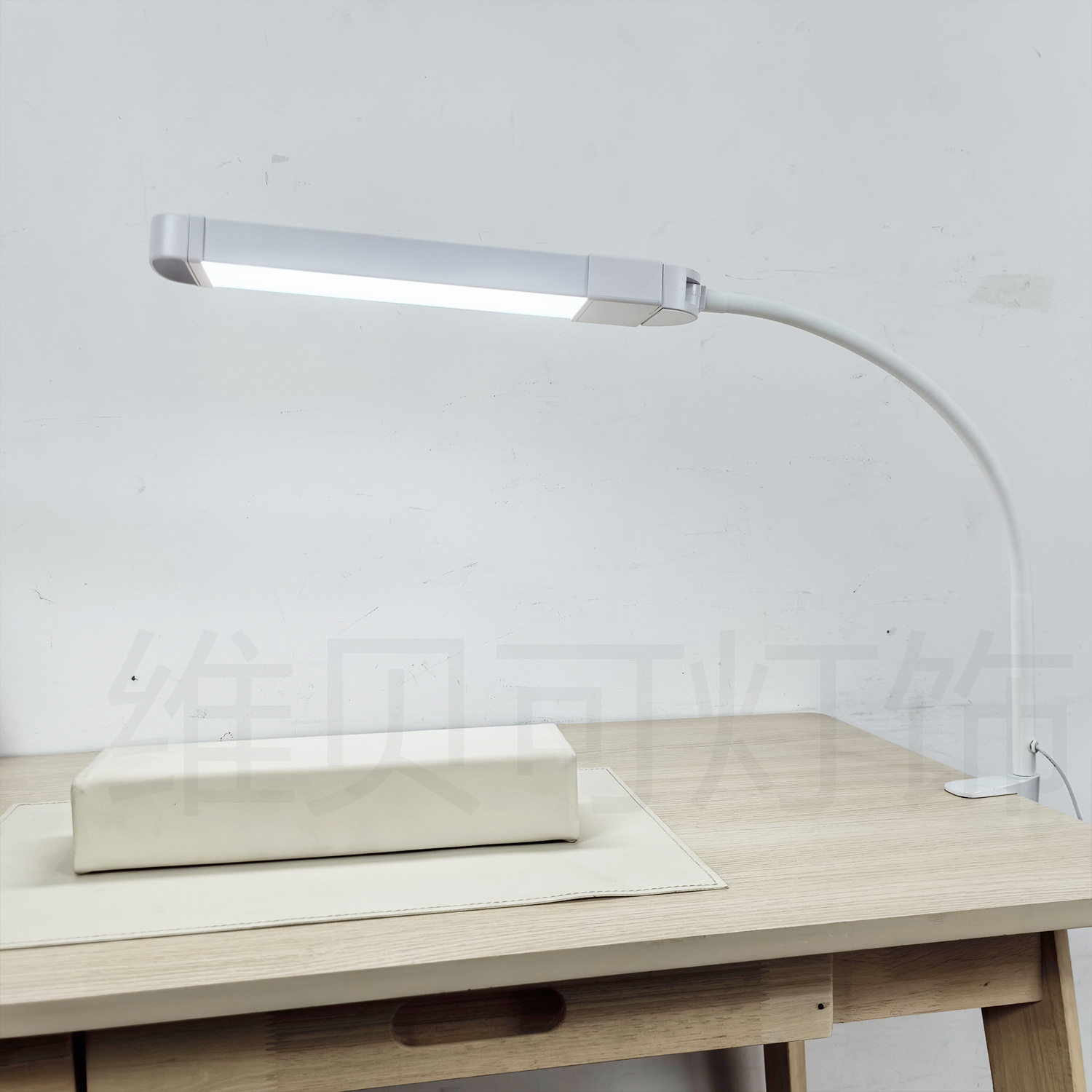 美甲可夹式台灯 专用美甲店LED工作种睫毛专用补光灯美甲大师用图片