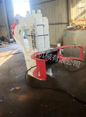 200掘UUP机抱夹炮头钎杆打锤木桩抓木器抱14挖0破碎锤背夹