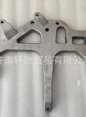 适用于豪沃T5T7汕德卡陕汽曼752-41615-5102右保险杠支架总