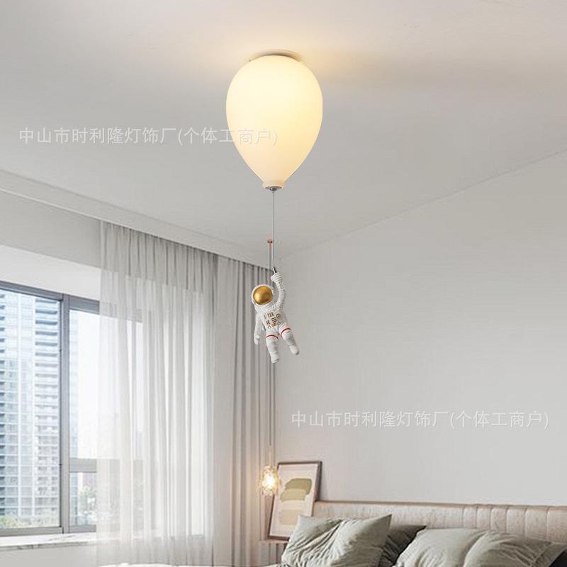 新款网红儿童房吸顶灯北欧创意卡通装饰男孩女孩卧室太空人气球灯
